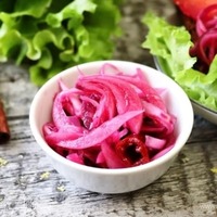 Маринованный красный лук заказать доставку ROJO ресторан Алматы